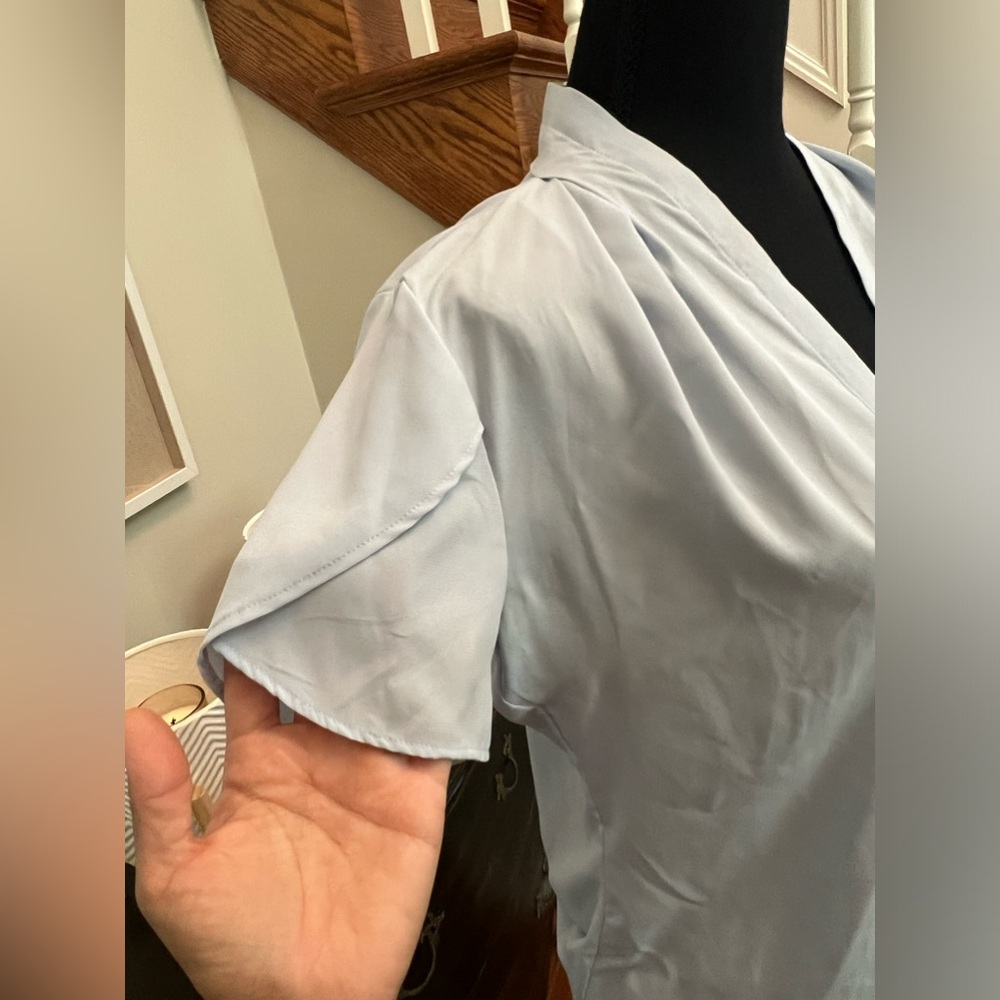 Calvin Klein Flutter Sleeve Blouse Size Medium Li… - image 6